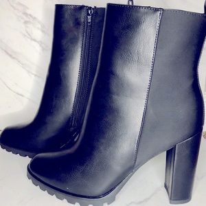 Black chunky booties never worn 4 inch heel